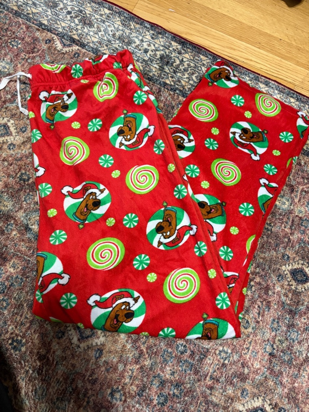Men's Red Holiday-Print Fleece Jogger Pants - Picture 1 of 3